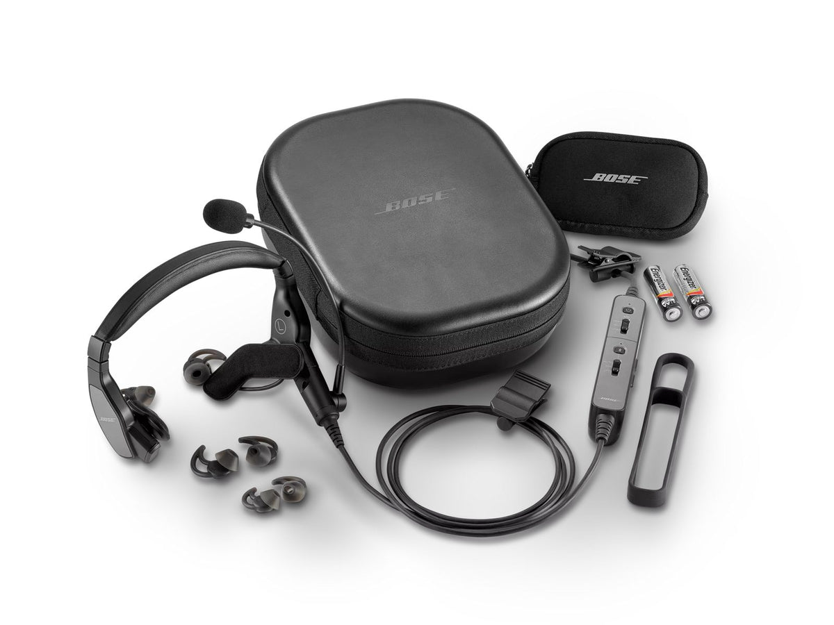 Contenido de la caja del Bose ProFlight Series 2: headset, estuche, puntas, pilas y módulo de control